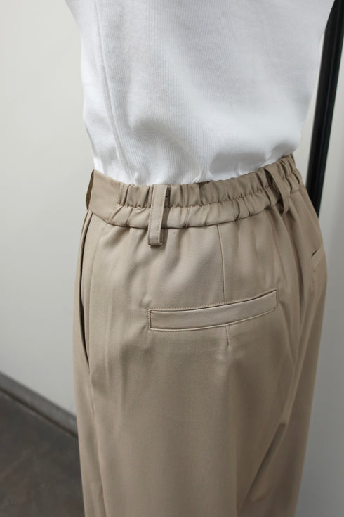 ボリュームスラックスパンツ